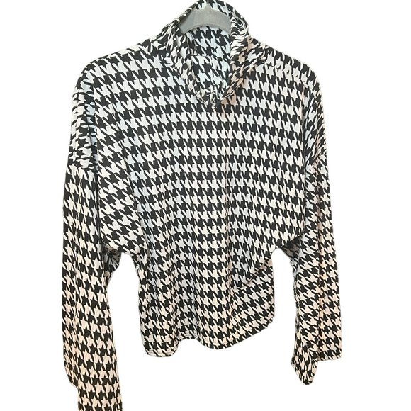PrettyLittle Thing Houndstooth Long Sleeve Shirt Mock Neck Black White Small - Picture 1 of 7